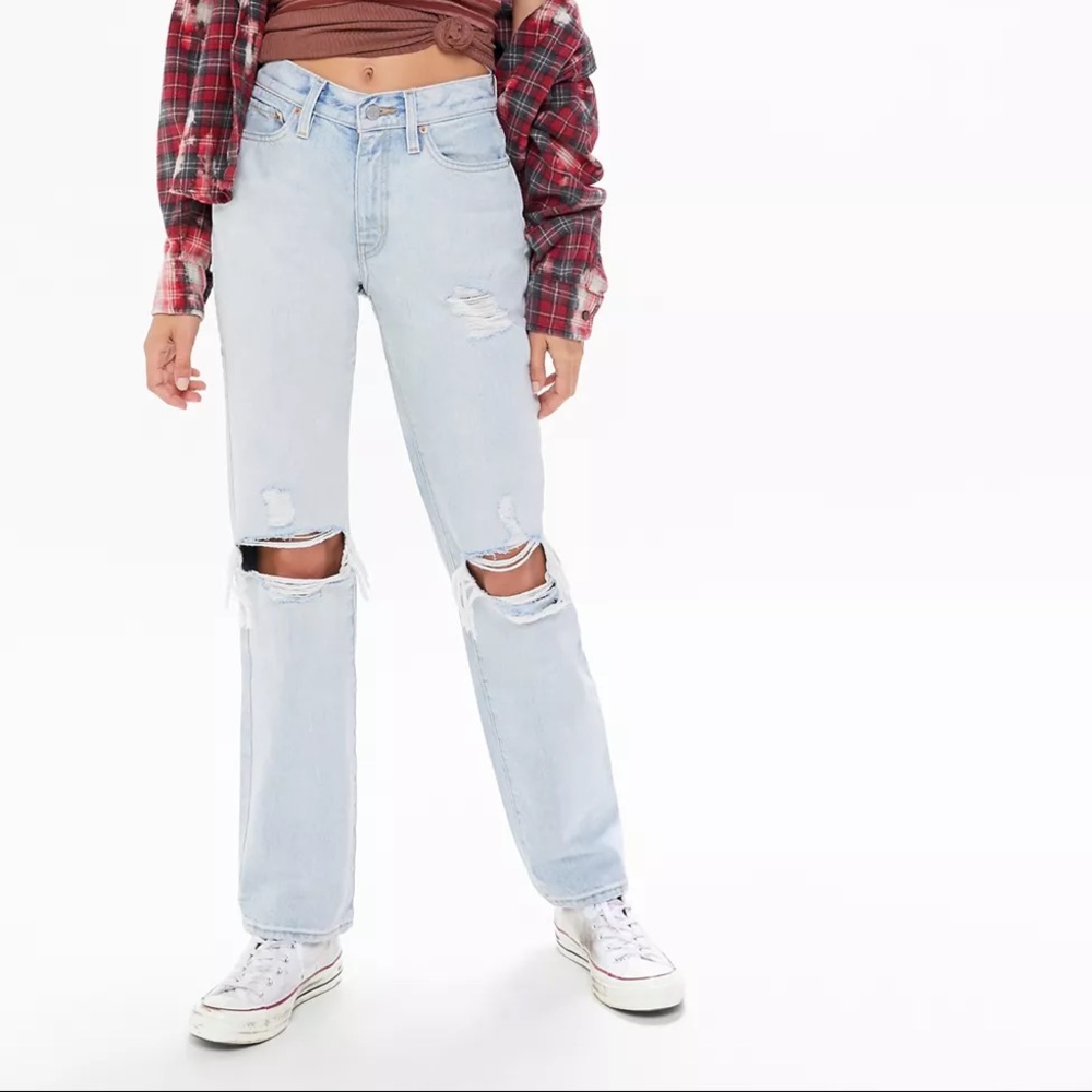 BDG Mid-Rise Bootcut Jean – Destroyed Light Wash